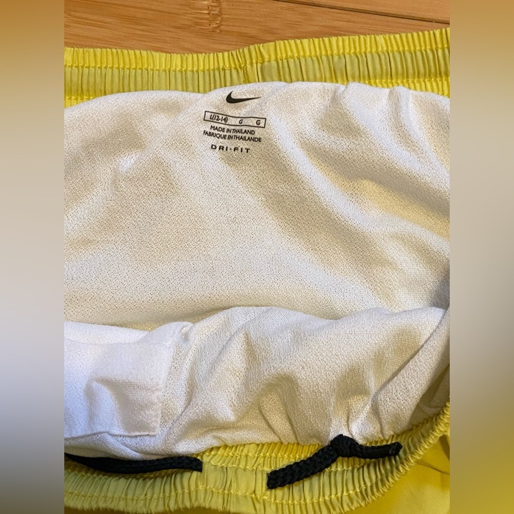 Nike Dri-Fit Yellow Green Running Shorts Women’s Large - Picture 6 of 8